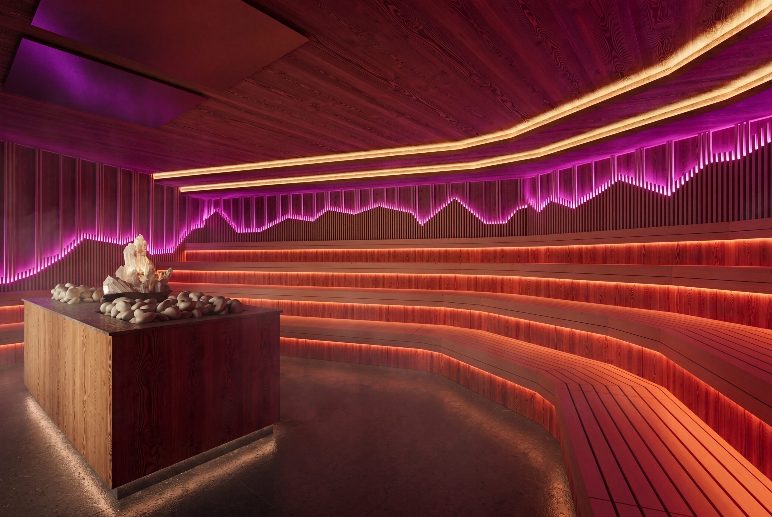 Moderne Eventsauna mit geschwungenen Holzsitzbänken, zentralem Saunaofen und stimmungsvoller LED-Beleuchtung in Pink- und Orangetönen.